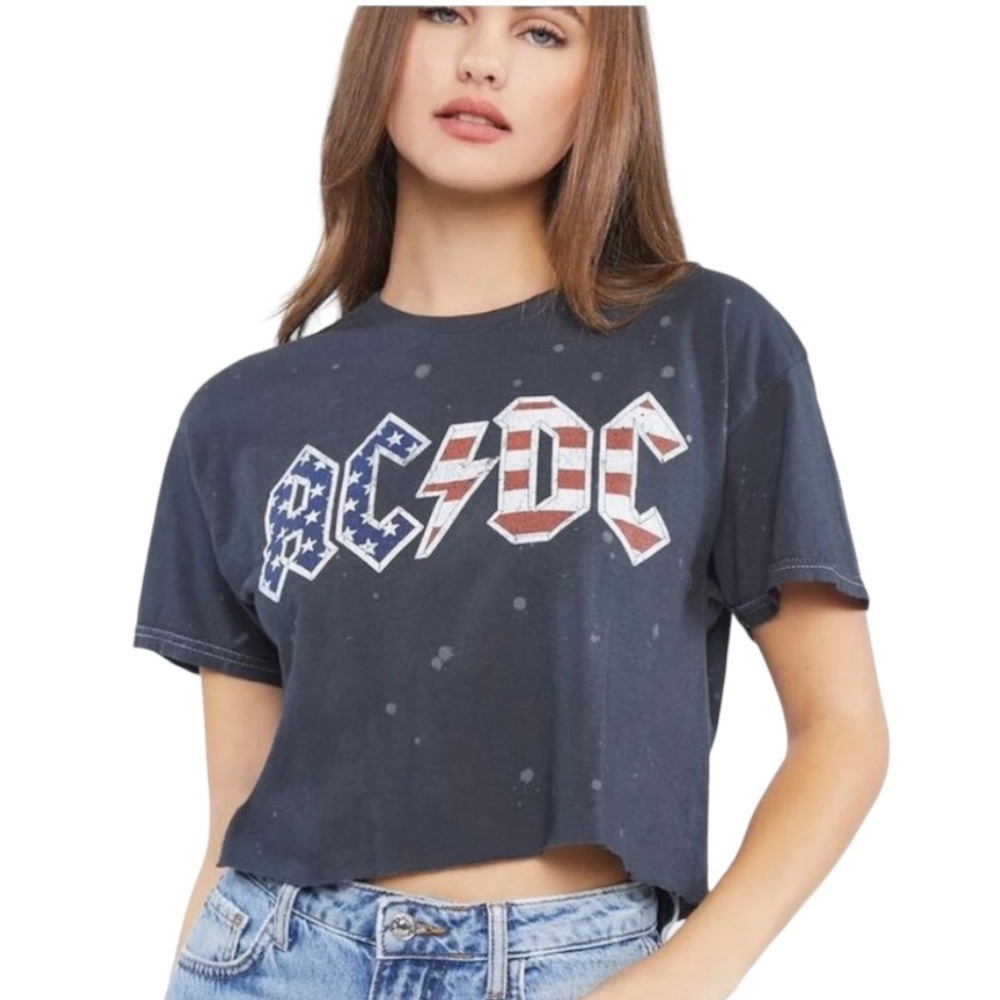 AC/DC 1980 US Tour Women’s Small Black Paint Splatter Crop T-Shirt‎